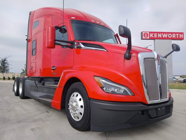 2023 Kenworth T680 76" Raised Roof Sleeper, exterior photo 1