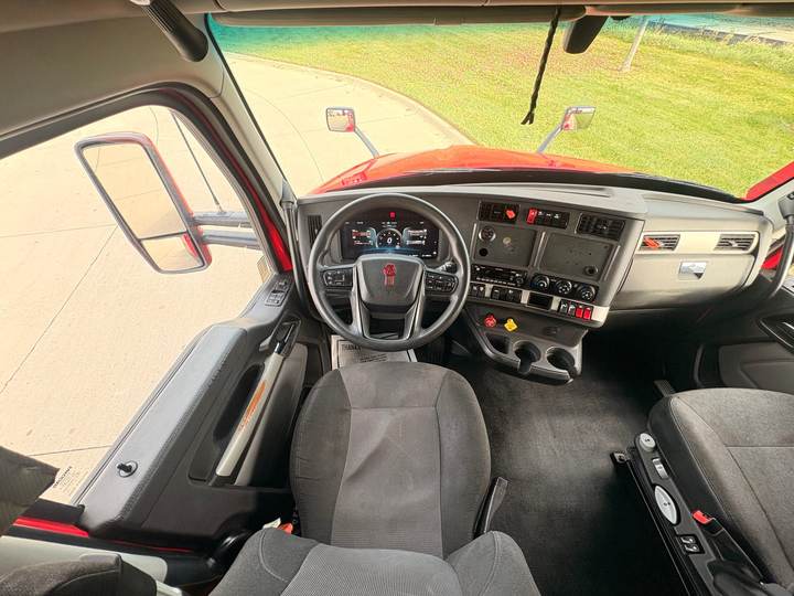2023 Kenworth T680 76" Raised Roof Sleeper, interior photo 7