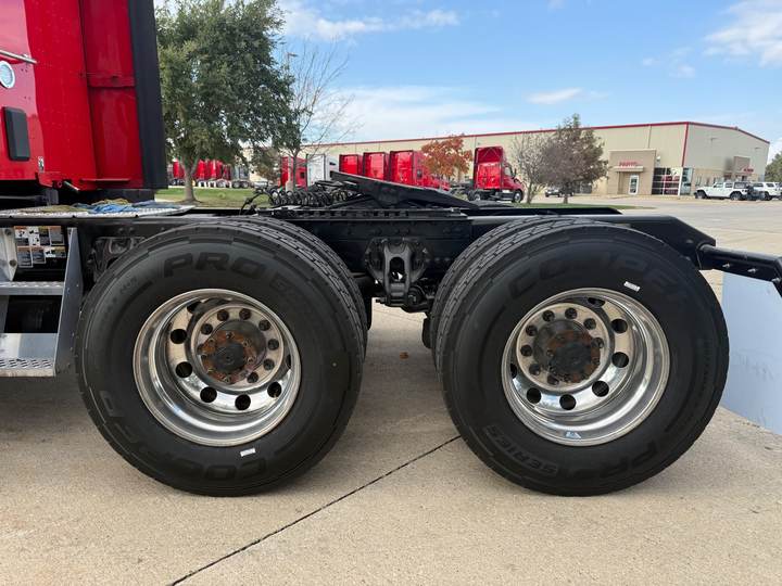 2023 Kenworth T680 76" Raised Roof Sleeper, exterior photo 6
