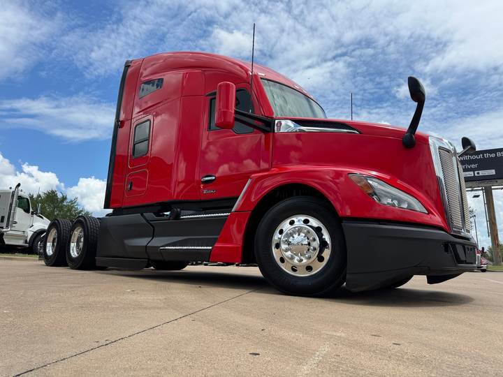 2023 Kenworth T680 76" Raised Roof Sleeper, exterior photo 1
