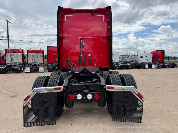 2023 Kenworth T680 76" Raised Roof Sleeper, exterior photo 4