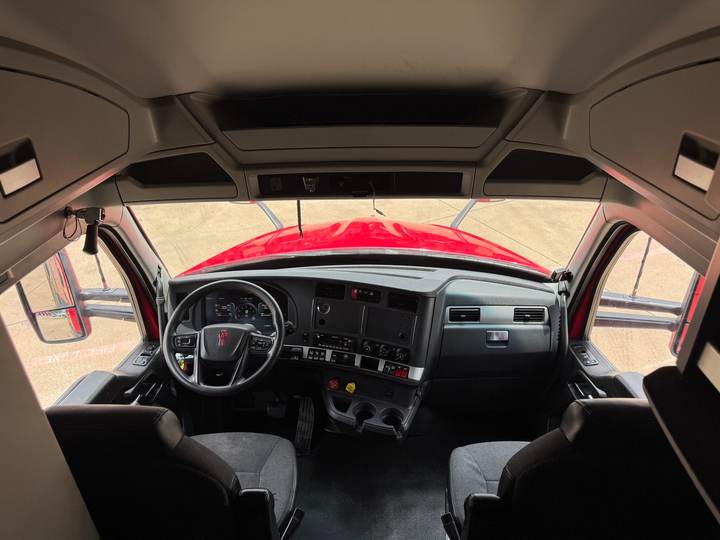 2023 Kenworth T680 76" Raised Roof Sleeper, interior photo 5