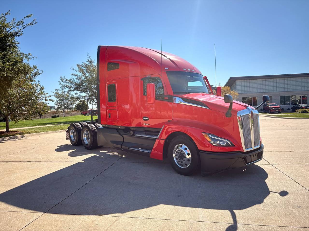 2023 Kenworth T680 76" Raised Roof Sleeper, exterior photo 1