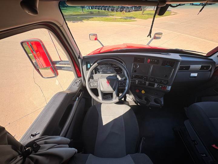 2023 Kenworth T680 76" Raised Roof Sleeper, interior photo 7