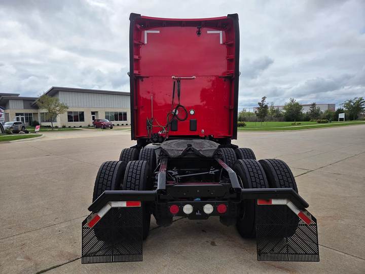 2023 Kenworth T680 76" Raised Roof Sleeper, exterior photo 3