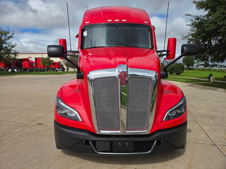 2023 Kenworth T680 76" Raised Roof Sleeper, exterior photo 6