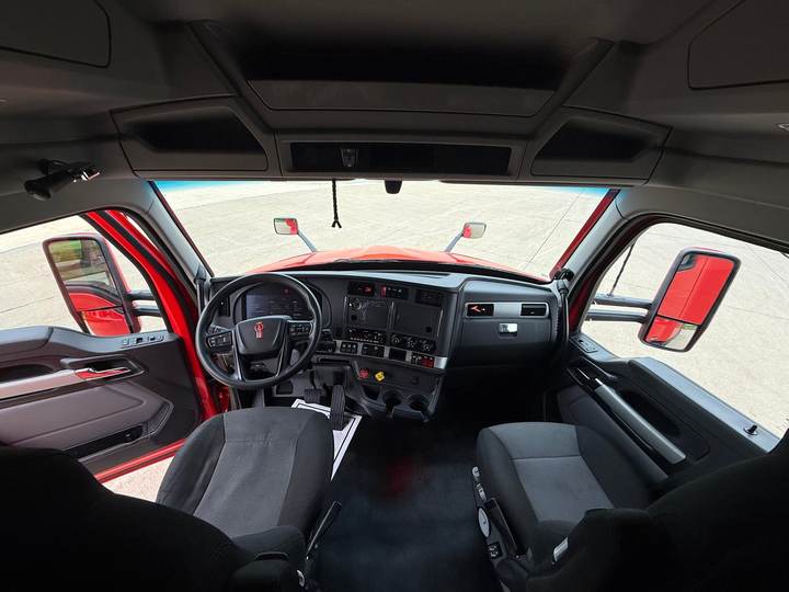 2023 Kenworth T680 76" Raised Roof Sleeper, interior photo 7