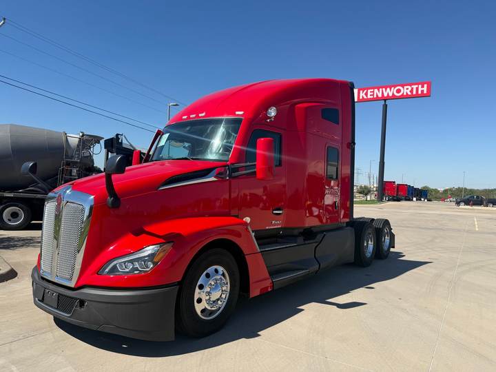 2023 Kenworth T680 76" Raised Roof Sleeper, exterior photo 6