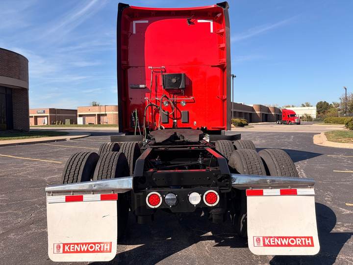 2023 Kenworth T680 76" Raised Roof Sleeper, exterior photo 5