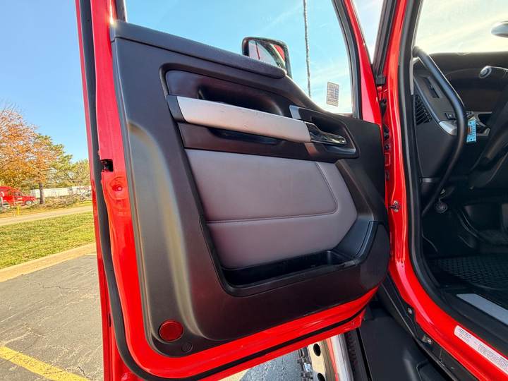 2023 Kenworth T680 76" Raised Roof Sleeper, interior photo 7