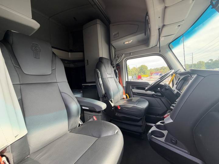 2023 Kenworth T680 76" Raised Roof Sleeper, interior photo 7