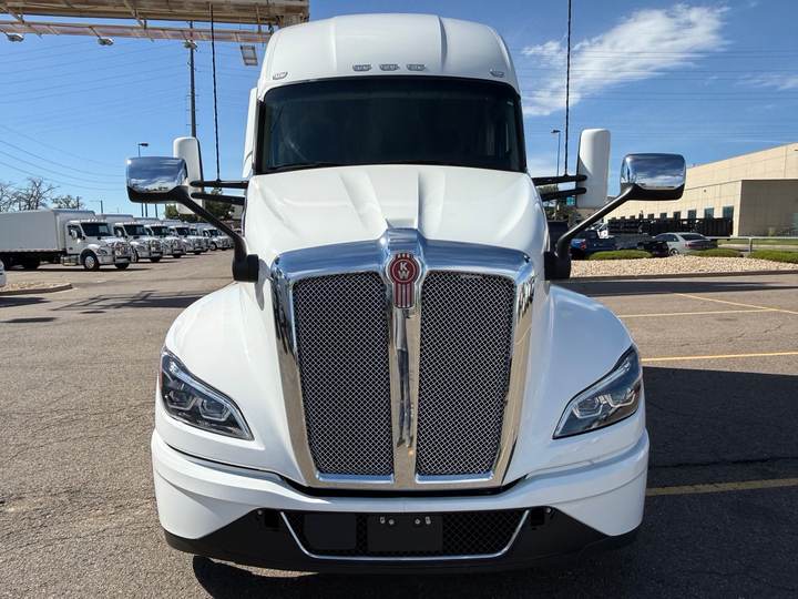 2023 Kenworth T680 76" Raised Roof Sleeper, exterior photo 2
