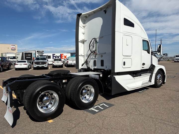 2023 Kenworth T680 76" Raised Roof Sleeper, exterior photo 5