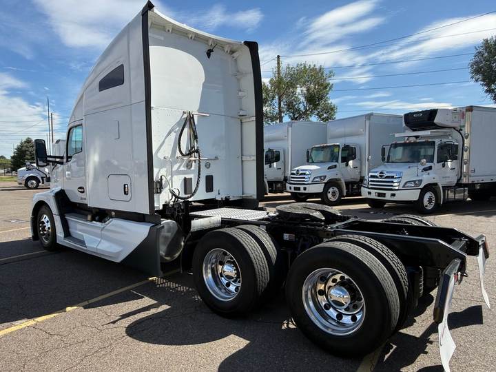 2023 Kenworth T680 76" Raised Roof Sleeper, exterior photo 6