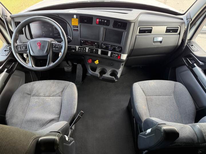 2023 Kenworth T680 76" Raised Roof Sleeper, interior photo 6