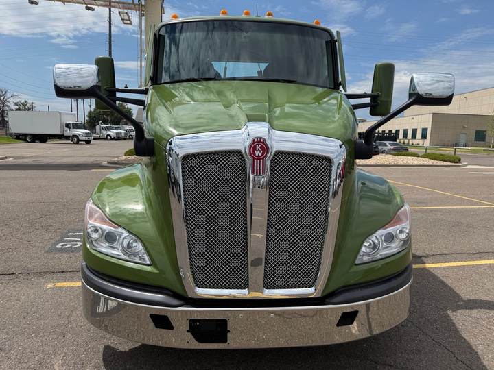 2023 Kenworth T680 Day Cab, exterior photo 2