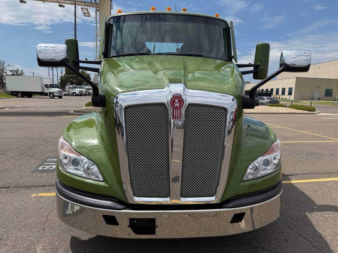 2023 Kenworth T680 Day Cab, exterior photo 2