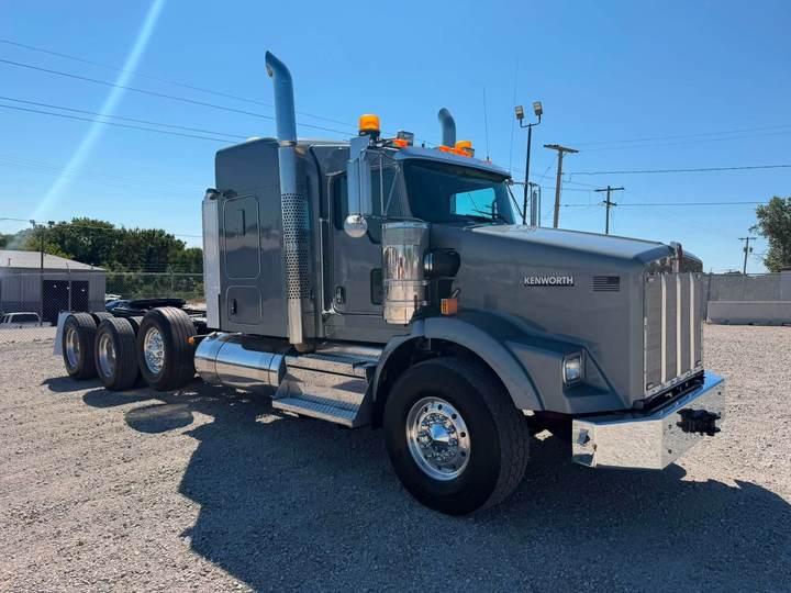 2023 Kenworth T800W 62" Flat Top Sleeper, exterior photo 5