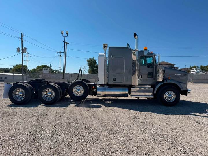 2023 Kenworth T800W 62" Flat Top Sleeper, exterior photo 6