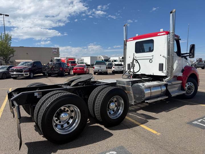2023 Kenworth T880 Day Cab, exterior photo 4