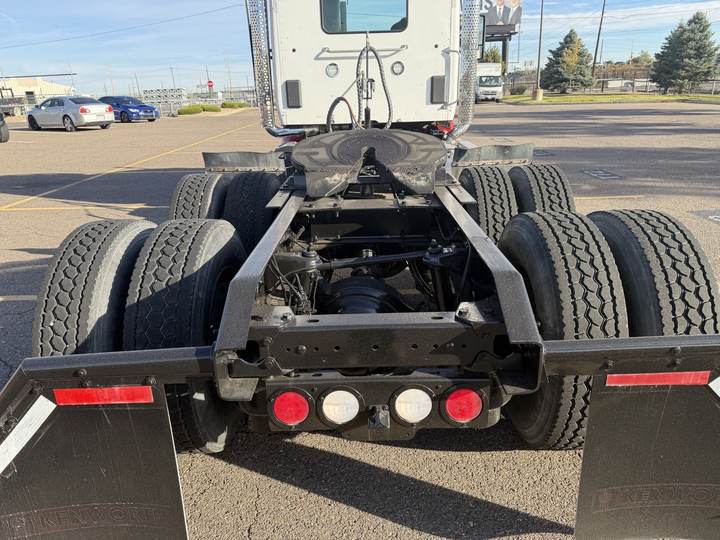 2023 Kenworth T880 Day Cab, exterior photo 5
