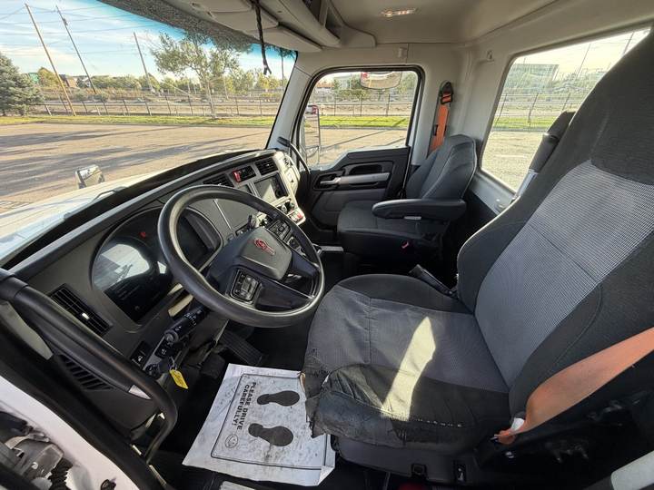 2023 Kenworth T880 Day Cab, interior photo 8