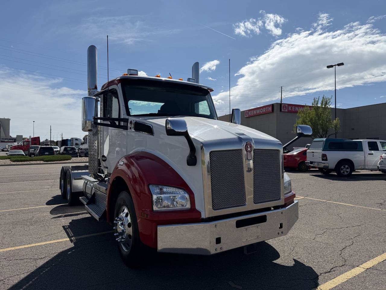 2023 Kenworth T880 Day Cab, exterior photo 1