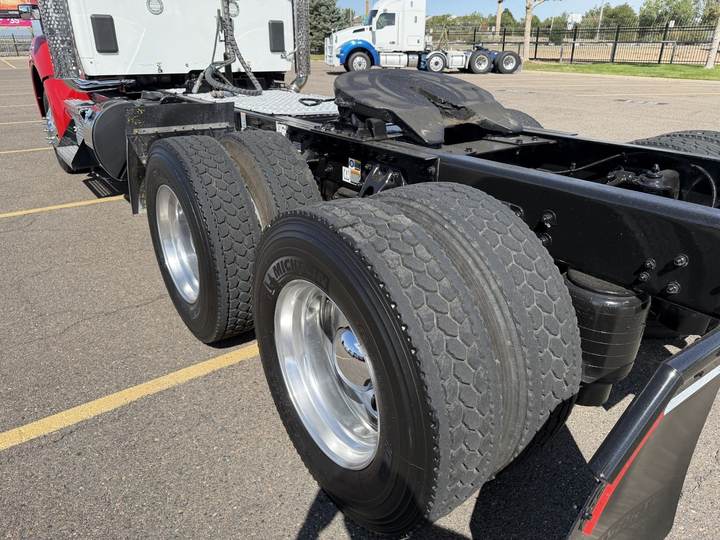 2023 Kenworth T880 Day Cab, exterior photo 6