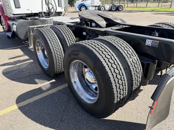 2023 Kenworth T880 Day Cab, exterior photo 6