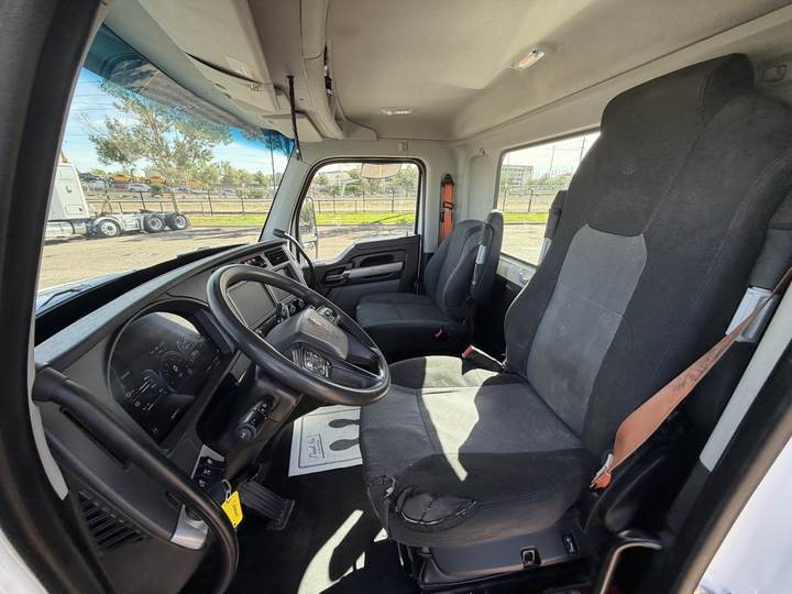 2023 Kenworth T880 Day Cab, interior photo 7