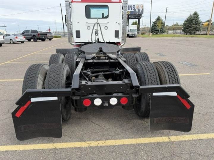 2023 Kenworth T880 Day Cab, exterior photo 4