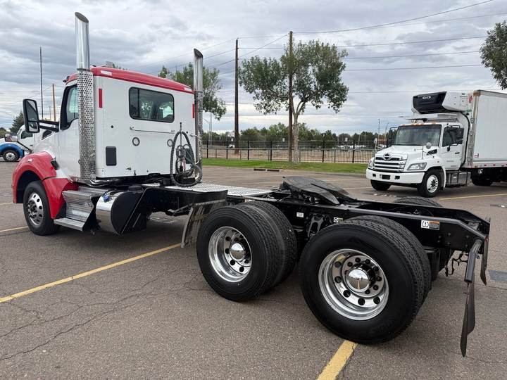 2023 Kenworth T880 Day Cab, exterior photo 6