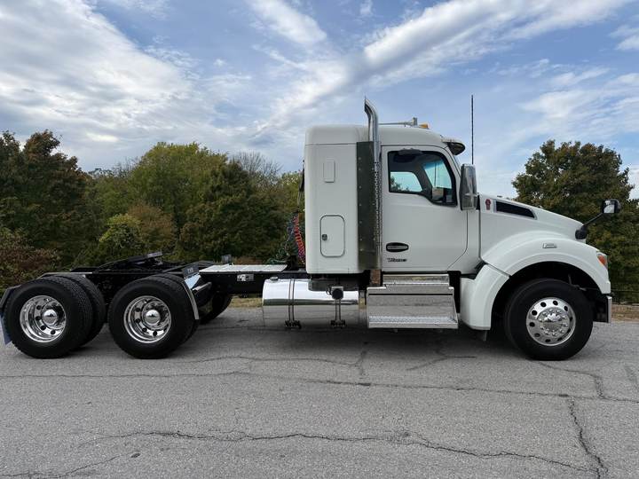 2023 Kenworth T880S 40" Flat Top Sleeper, exterior photo 6
