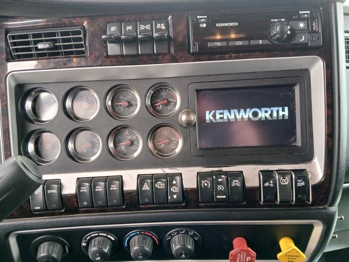 2023 Kenworth W900L 72" Raised Roof Sleeper, dash