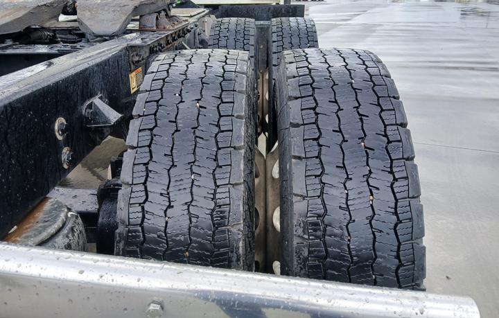 2023 Kenworth W900L 72" Raised Roof Sleeper, drive tires
