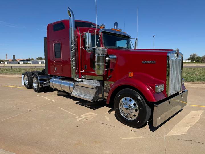 2023 Kenworth W900L 72" Raised Roof Sleeper, exterior photo 1