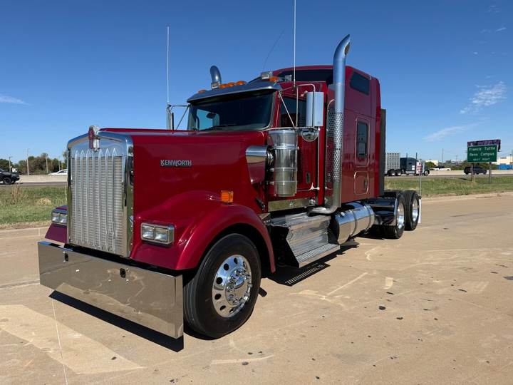 2023 Kenworth W900L 72" Raised Roof Sleeper, exterior photo 2