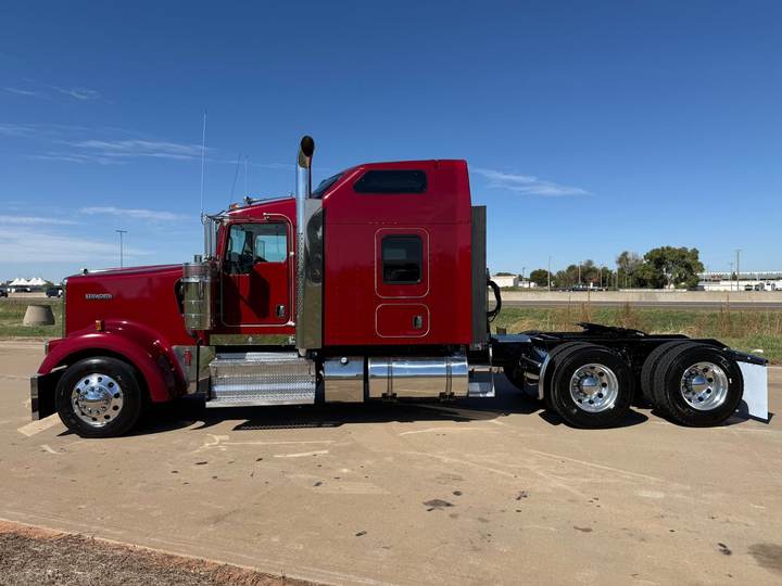 2023 Kenworth W900L 72" Raised Roof Sleeper, exterior photo 3