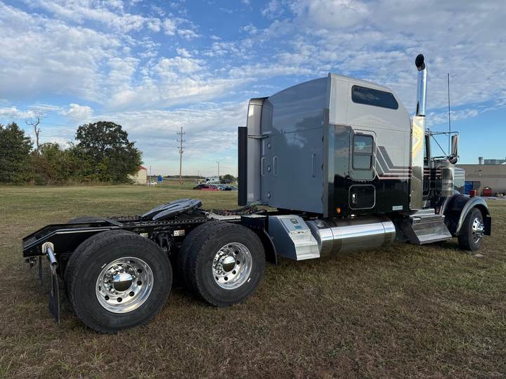 2023 Kenworth W900L 86" Studio Sleeper, exterior photo 3