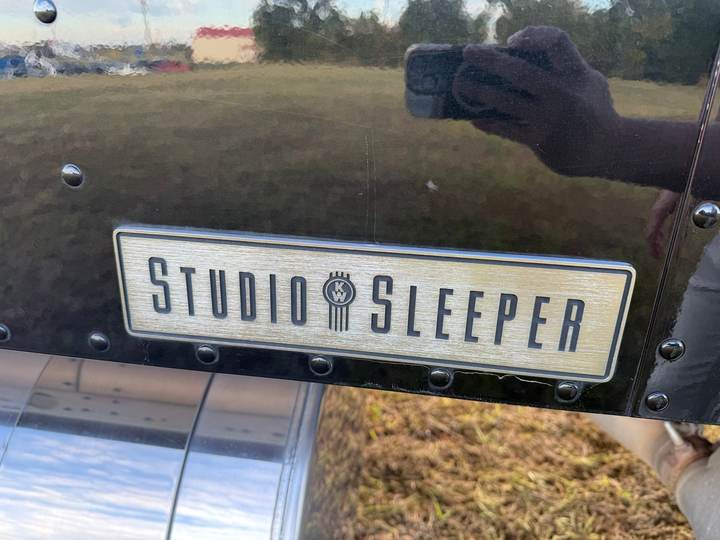 2023 Kenworth W900L 86" Studio Sleeper, interior photo 7