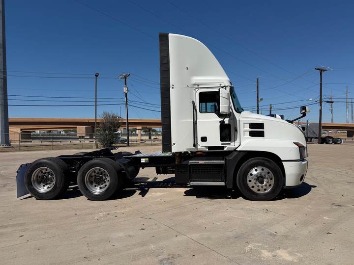 2023 Mack ANTHEM 64T Day Cab, exterior photo 4