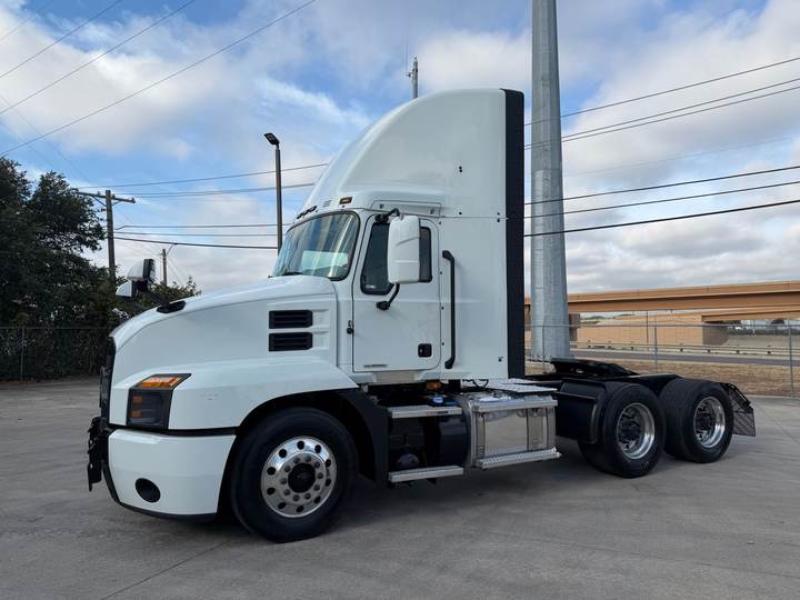 2023 Mack ANTHEM 64T Day Cab, exterior photo 2
