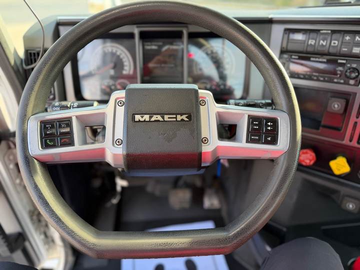 2023 Mack ANTHEM 64T Day Cab, interior photo 5