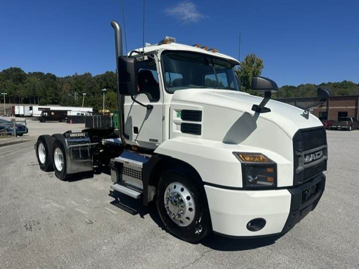 2023 Mack ANTHEM 64T Day Cab, exterior photo 1