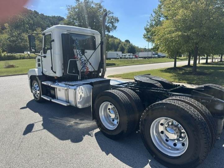 2023 Mack ANTHEM 64T Day Cab, exterior photo 5