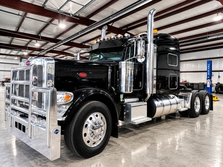 2023 Peterbilt 389 78" Raised Roof Sleeper, exterior photo 2