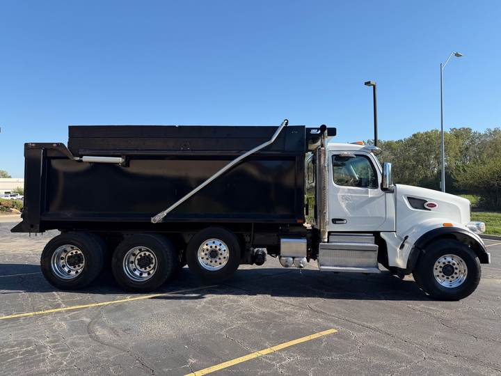 2023 Peterbilt 567 Tri-Axle Dump Truck, exterior photo 4