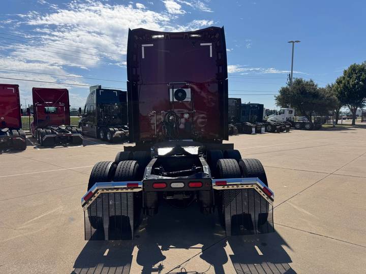2023 Peterbilt 579 80" Raised Roof Sleeper, exterior photo 4