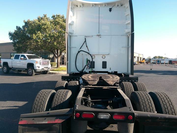 2023 Peterbilt 579 80" Raised Roof Sleeper, exterior photo 3