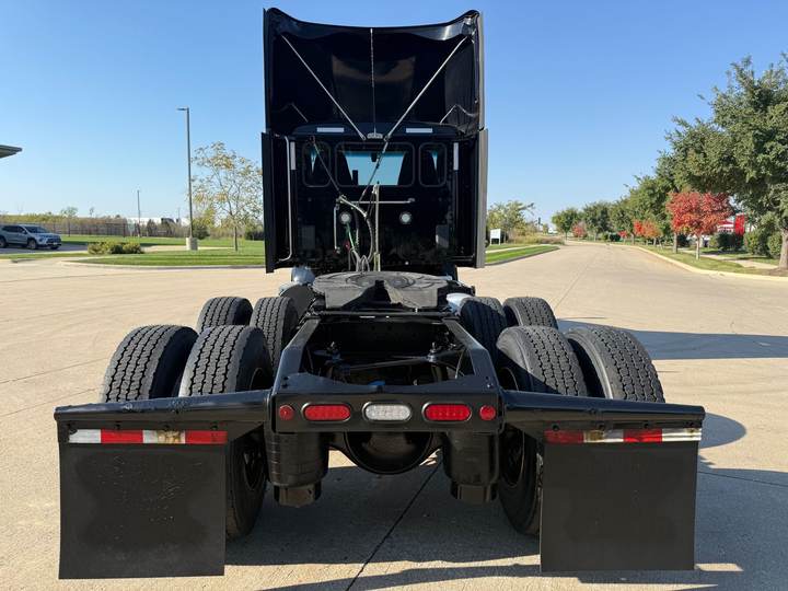 2023 Peterbilt 579 Day Cab, exterior photo 2